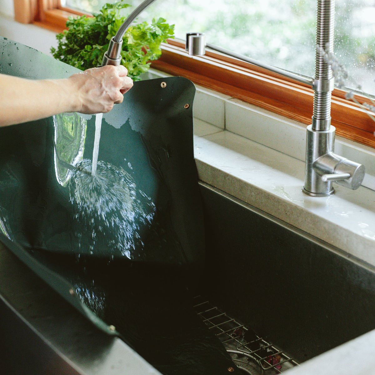 Repotting mat